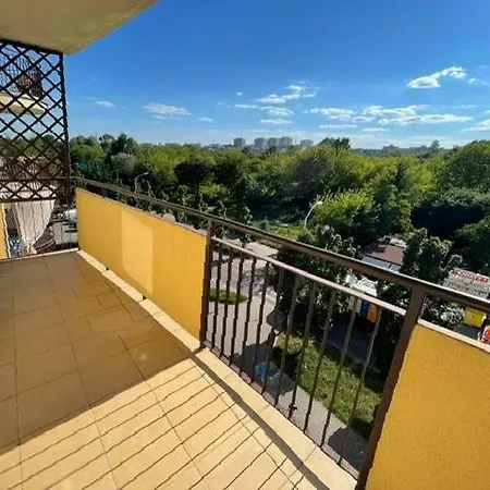 Concierge Bartycka Apartment